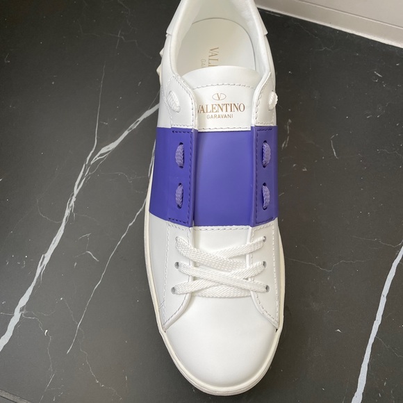 Valentino Rockstud women’s sneakers size 41 - Picture 2 of 9